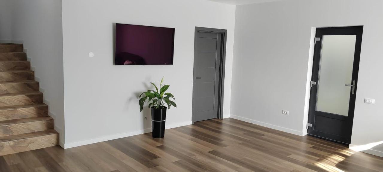 Casira Guesthouse Sînmartin المظهر الخارجي الصورة