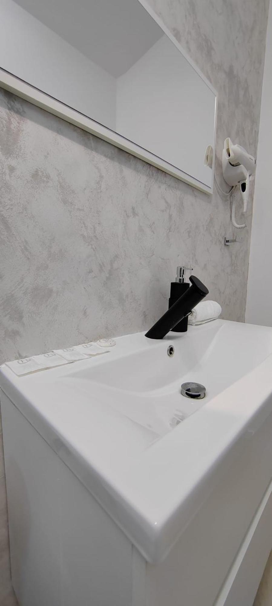 Casira Guesthouse Sînmartin المظهر الخارجي الصورة