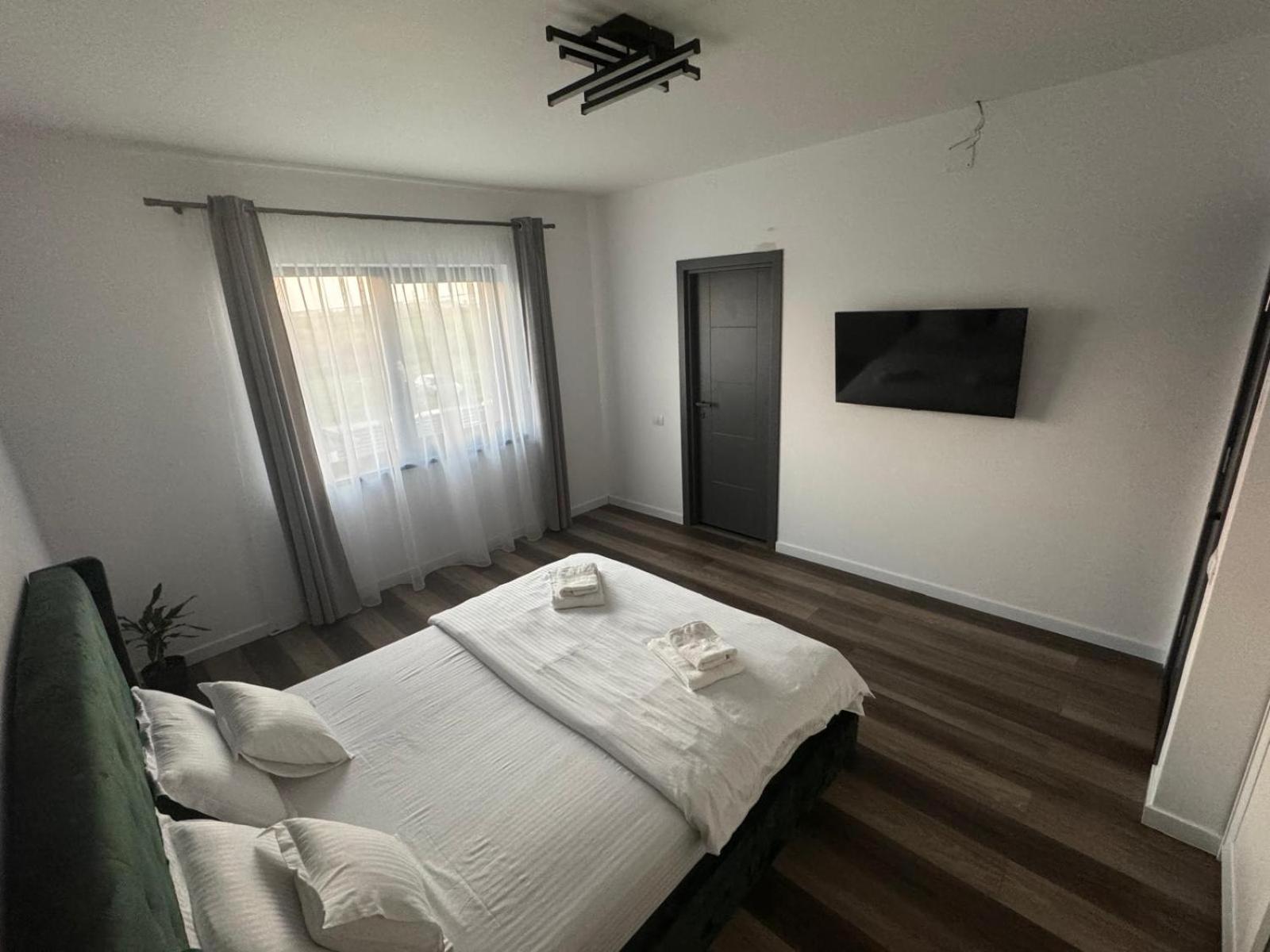 Casira Guesthouse Sînmartin المظهر الخارجي الصورة